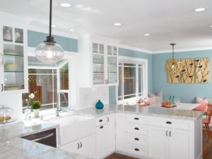 QUARTZ, COUNTERTOP, SHAKER, WHITE, CABINETS, KITCHEN, SARATOGA, FARM SINK, TILE SPLASH